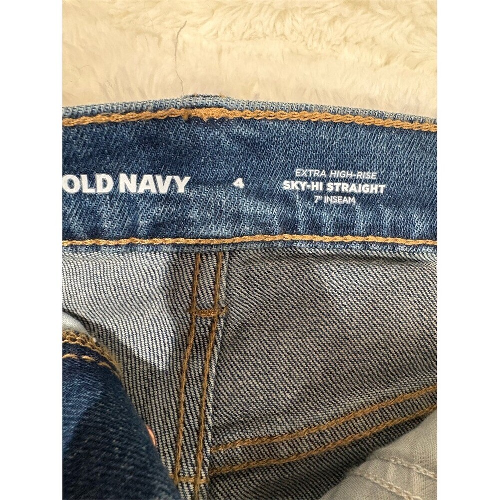 Old Navy Womens Extra High-Rise Sky Hi Straight Bermuda Shorts 7" Size 4 - Picture 7 of 8
